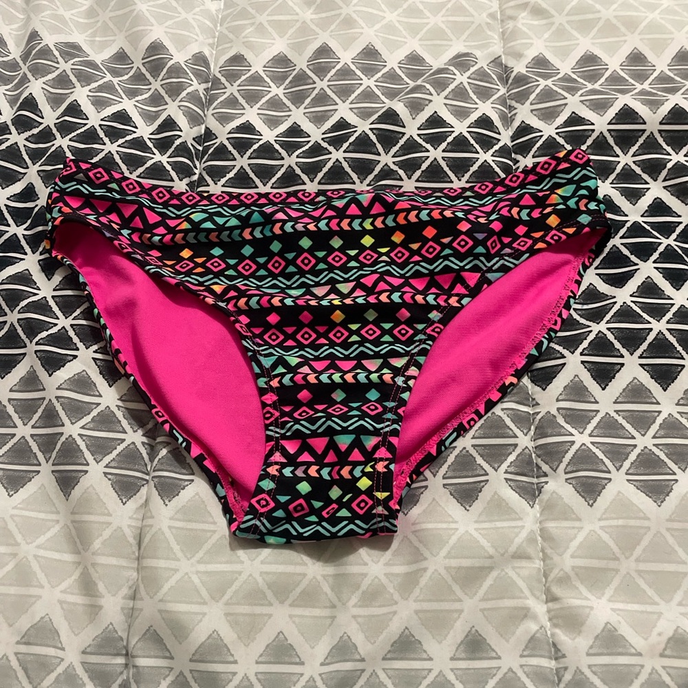 i am selling a bathing suit bottom for $10 and it’s a size 14 in kids